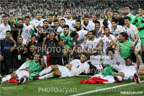 تیم ملی ایران 2-تیم ملی ازبکستان 96/03/22-محمد انصاری,مهدی طارمی,علیرضا بیرانوند,حسین ماهینی,وحید امیری,سید جلال حسینی,عزت اله پور غاز,مسعود شجاعی,سعید عزت الهی,مرتضی پور علی گنجی,کارلوس کی روش,سردار آزمون,محمدرضا اخباری,اشکان دژاگه,حامد لک,کریم انصاری فر,