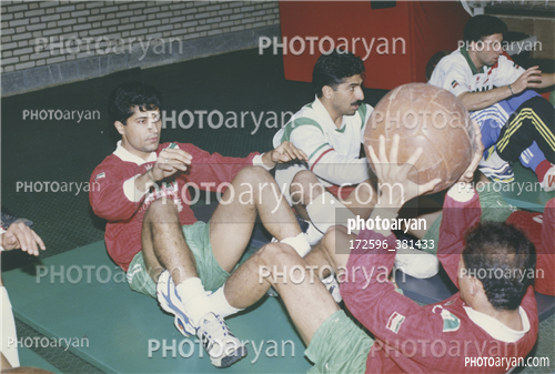 بازیکنان دهه های مختلف فوتبال ایران 40-مهرداد میناوند,فرشاد احمدزاده,