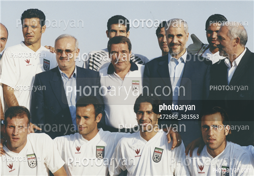 بازیکنان دهه های مختلف فوتبال ایران 40-علی دایی  Ali Daei,یحیی گل محمدی,فرهاد مجیدی,محمد دادکان,علی کریمی Ali Karimi,محسن بنگر,