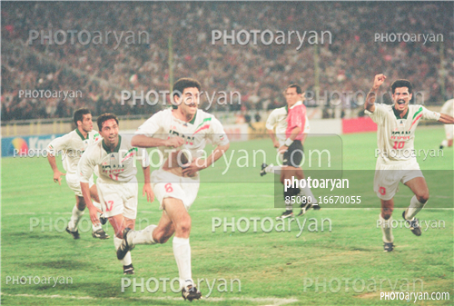 بازیکنان دهه های مختلف فوتبال ایران21-علی دایی  Ali Daei,علی اصغر مدیر روستا,کریم باقری,