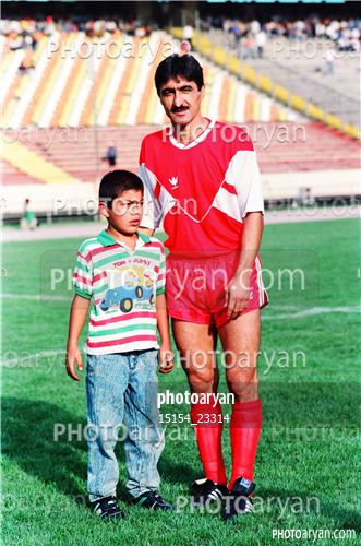 بازیکنان دهه های مختلف فوتبال ایران 2-ناصر محمدخانی,