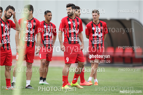 تمرین پرسپولیس در ورزشگاه درفشی فر 95/02/13-مهدی طارمی,بابک حاتمی,مارکو استیلینوویچ,