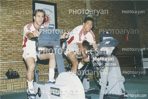 بازیکنان دهه های مختلف فوتبال ایران 40-علی کریمی Ali Karimi,مجاهد خزیراوی,