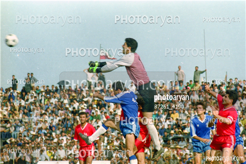 بازیکنان دهه های مختلف فوتبال ایران 11-محمد پنجعلی,نادر باقری,