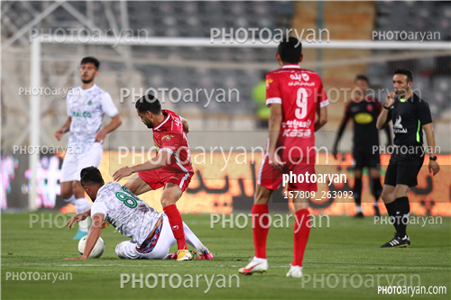 پرسپولیس 2- الومینیوم اراک  3 (1401/01/21)-محمودقاید رحمتی,کمال کامیابی نیا,مهدی ترابی,سید وحید کاظمی,