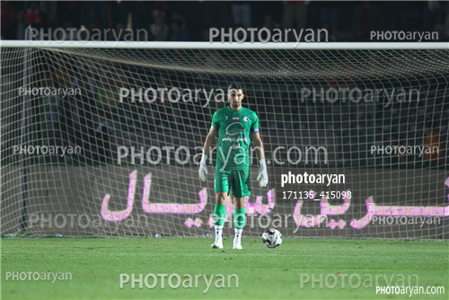 استقلال 0-تراکتور 2    (1403/08/10)-