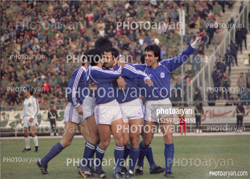 بازیکنان دهه های مختلف فوتبال ایران26-شاهین بیانی,جعفر مختاری فر,پرویز مظلومی,