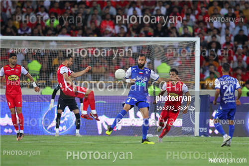 استقلال 1-پرسپولیس 2  (1402/03/10)-سروش رفیعی,علیرضا بیرانوند,عیسی ال کثیر,روزبه چشمی,مهدی قایدی,دانیال اسماعیلی فر,