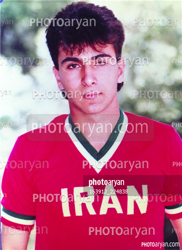 بازیکنان دهه های مختلف فوتبال ایران 36 -کوروش تشت زر,