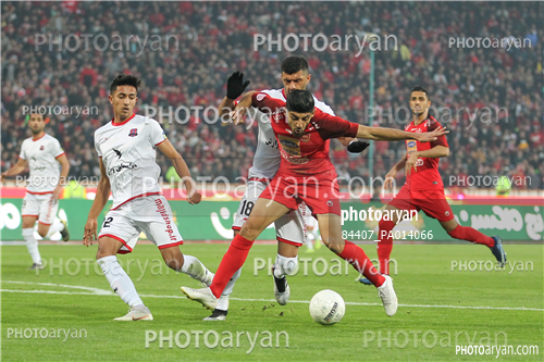 پرسپولیس 1-نساجی مازندران  0 (98/10/06)-علی علیپور,حامد شیری,مهدی ترابی,احسان قهاری,