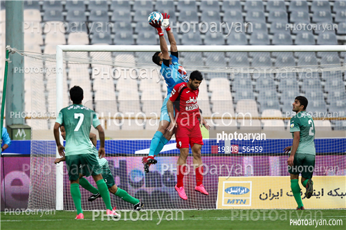 پرسپولیس 3-ذوب آهن اصفهان 3-96/02/09-مهدی طارمی,محمد رشید مظاهری,محمد نژادمهدی,سید محمد حسینی,