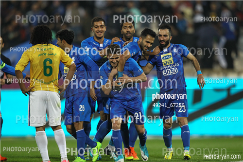 استقلال 4 - صنعت نفت آبادان 0(96/10/03)-وریا غفوری,علی قربانی,سید مجید حسینی,فرشید کریمی,داریوش شجاعیان,مگئو باتیستا,