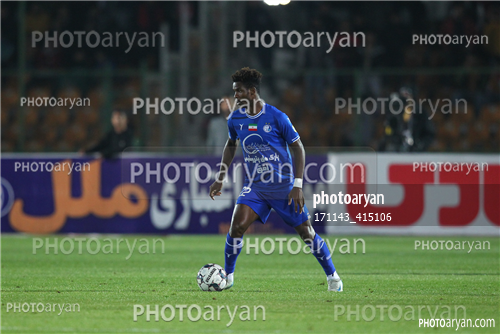 استقلال 0-تراکتور 2    (1403/08/10)-