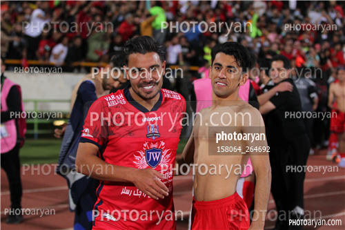 استقلال 0 (4)- نساجی مازندران  0 (5)  (1401/01/22)-صابر حردانی,محمد مهدی نظری,