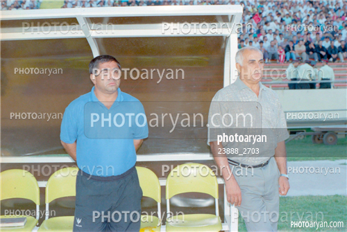 بازیکنان دهه های مختلف فوتبال ایران 10-غلامحسین پیروانی,محمود یاوری,