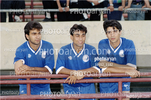 بازیکنان دهه های مختلف فوتبال ایران 3-کوروش تشت زر,علی اکبریان,کامیار کاردار,