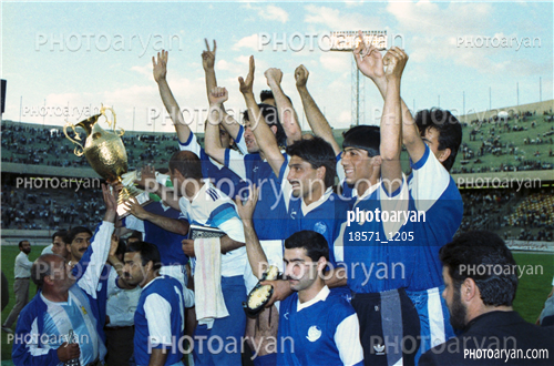 بازیکنان دهه های مختلف فوتبال ایران 3-صادق ورمزیار,خسرو پارسا,