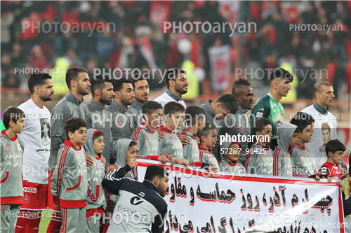 پرسپولیس 0 - تراکتور سازی  0  (97/09/04)-شجاع خلیل زاده,علیرضا بیرانوند,علی علیپور,سید جلال حسینی,کمال کامیابی نیا,احمد نورالهی,سیامک نعمتی,اشکان دژاگه,شایان مصلح,بشار رسن,