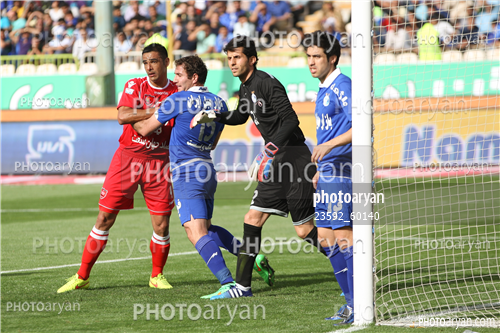 استقلال 0-پرسپولیس 1 -94/02/25-خسرو حیدری,هرایر مگویان,مایکل اومانیا,وحید طالب لو,