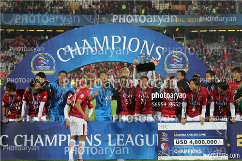 پرسپولیس 0 -کاشیما انتلرز 0 (97/08/19)-kwoun suntae,shoji gen,hugo leonardo serejo,doi shoma,yuma suzuki,shuto yamamoto,Kento Misao,Daigo Nishi,Hiroki Abe,jung seung hyun,Ryota Nagaki,Takeshi Kanamori,Hitoshi Sogahata,Yasushi Endo,Koki Anzai,Tomoya Inukai,Mitsuo Ogasawara,