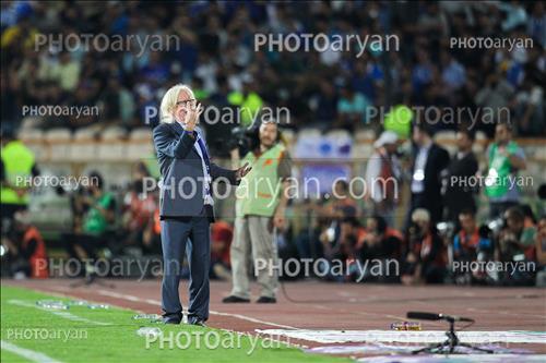 <span style='background: #33747a;box-shadow: 2px 3px 5px black;font-weight: 300;font-size: 10px;border-radius: 2px;margin: 2px;color: #fff;padding: 2px 5px;font - size: 10px;line - height: 22px; '>وینفرد شفر</span> 