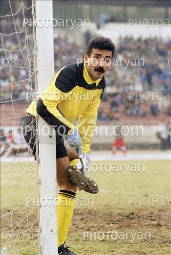 <span style='background: #33747a;box-shadow: 2px 3px 5px black;font-weight: 300;font-size: 10px;border-radius: 2px;margin: 2px;color: #fff;padding: 2px 5px;font - size: 10px;line - height: 22px; '>جلال بشرزاد</span> 