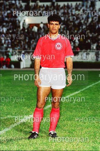 <span style='background: #33747a;font-weight: 300;font-size: 10px;box-shadow: 2px 3px 5px black;border-radius: 2px;margin: 2px;color: #fff;padding: 2px 5px;font - size: 10px;line - height: 22px; '>مرتضی کرمانی مقدم</span> 