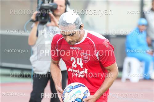 <span style='background: #33747a;font-weight: 300;font-size: 10px;box-shadow: 2px 3px 5px black;border-radius: 2px;margin: 2px;color: #fff;padding: 2px 5px;font - size: 10px;line - height: 22px; '>هادی نوروزی</span> 