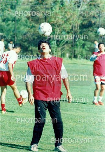 <span style='background: #33747a;box-shadow: 2px 3px 5px black;font-weight: 300;font-size: 10px;border-radius: 2px;margin: 2px;color: #fff;padding: 2px 5px;font - size: 10px;line - height: 22px; '>احمدرضا عابدزاده Ahmad Reza Abedzadeh</span> 