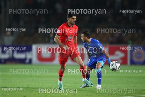 استقلال 0-تراکتور 2    (1403/08/10)