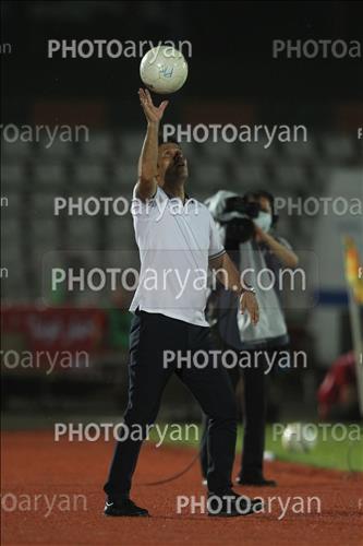 <span style='background: #33747a;box-shadow: 2px 3px 5px black;font-weight: 300;font-size: 10px;border-radius: 2px;margin: 2px;color: #fff;padding: 2px 5px;font - size: 10px;line - height: 22px; '>مهدی تارتار</span> 