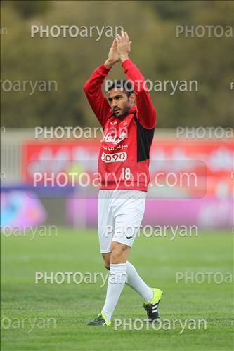 <span style='background: #33747a;font-weight: 300;font-size: 10px;box-shadow: 2px 3px 5px black;border-radius: 2px;margin: 2px;color: #fff;padding: 2px 5px;font - size: 10px;line - height: 22px; '>محسن ربیع خواه</span> 