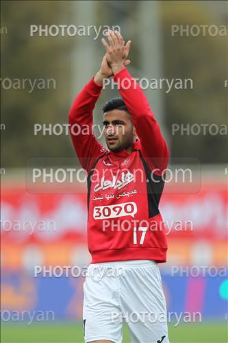 <span style='background: #33747a;font-weight: 300;font-size: 10px;box-shadow: 2px 3px 5px black;border-radius: 2px;margin: 2px;color: #fff;padding: 2px 5px;font - size: 10px;line - height: 22px; '>صادق محرمی</span> 