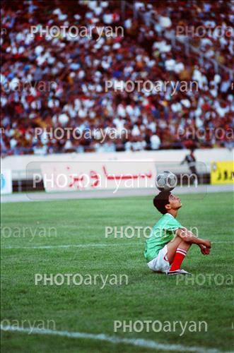 <span style='background: #33747a;box-shadow: 2px 3px 5px black;font-weight: 300;font-size: 10px;border-radius: 2px;margin: 2px;color: #fff;padding: 2px 5px;font - size: 10px;line - height: 22px; '>مسعود وجدانی</span> 