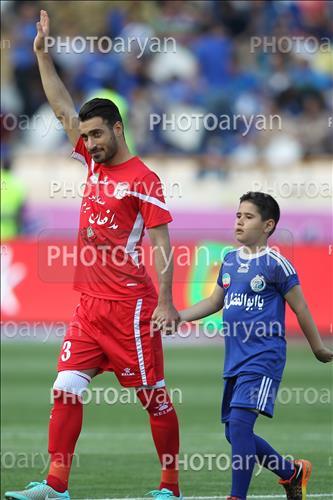 <span style='background: #33747a;font-weight: 300;font-size: 10px;box-shadow: 2px 3px 5px black;border-radius: 2px;margin: 2px;color: #fff;padding: 2px 5px;font - size: 10px;line - height: 22px; '>شجاع خلیل زاده</span> 