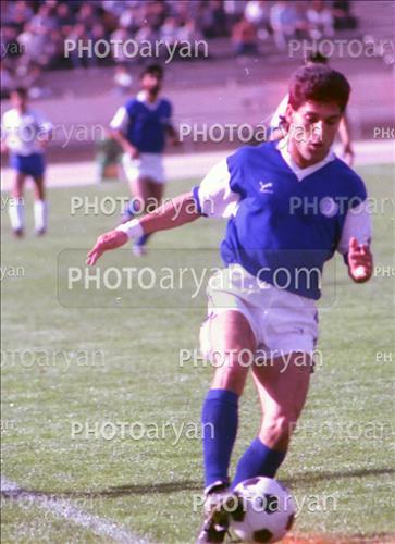 <span style='background: #33747a;box-shadow: 2px 3px 5px black;font-weight: 300;font-size: 10px;border-radius: 2px;margin: 2px;color: #fff;padding: 2px 5px;font - size: 10px;line - height: 22px; '>امیر هاشمی مقدم</span> 