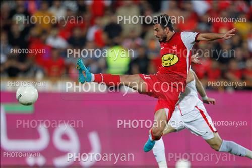 <span style='background: #33747a;font-weight: 300;font-size: 10px;box-shadow: 2px 3px 5px black;border-radius: 2px;margin: 2px;color: #fff;padding: 2px 5px;font - size: 10px;line - height: 22px; '>سعید صادقی</span> 