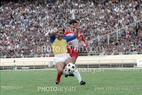 <span style='background: #33747a;box-shadow: 2px 3px 5px black;font-weight: 300;font-size: 10px;border-radius: 2px;margin: 2px;color: #fff;padding: 2px 5px;font - size: 10px;line - height: 22px; '>فریبرز مرادی</span> 