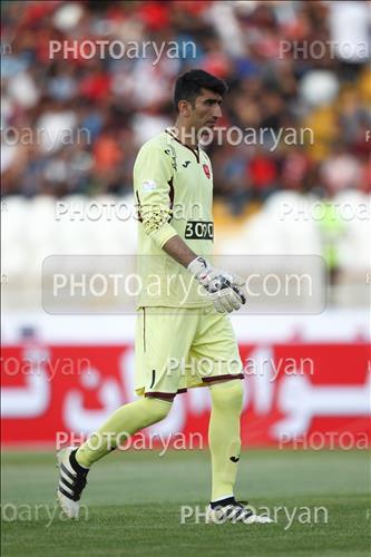 <span style='background: #33747a;font-weight: 300;font-size: 10px;box-shadow: 2px 3px 5px black;border-radius: 2px;margin: 2px;color: #fff;padding: 2px 5px;font - size: 10px;line - height: 22px; '>علیرضا بیرانوند</span> 