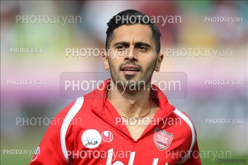 <span style='background: #33747a;font-weight: 300;font-size: 10px;box-shadow: 2px 3px 5px black;border-radius: 2px;margin: 2px;color: #fff;padding: 2px 5px;font - size: 10px;line - height: 22px; '>امید عالیشاه</span> 