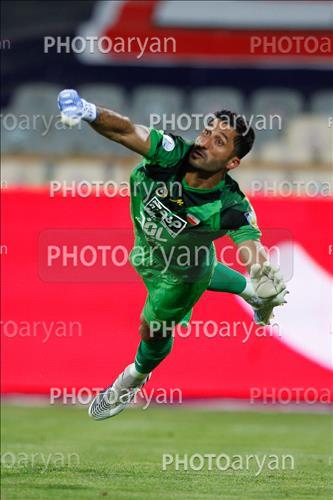 <span style='background: #33747a;box-shadow: 2px 3px 5px black;font-weight: 300;font-size: 10px;border-radius: 2px;margin: 2px;color: #fff;padding: 2px 5px;font - size: 10px;line - height: 22px; '>محمد رشید مظاهری</span> 