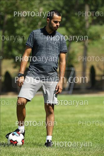 <span style='background: #33747a;box-shadow: 2px 3px 5px black;font-weight: 300;font-size: 10px;border-radius: 2px;margin: 2px;color: #fff;padding: 2px 5px;font - size: 10px;line - height: 22px; '>پویان پیوس</span> 