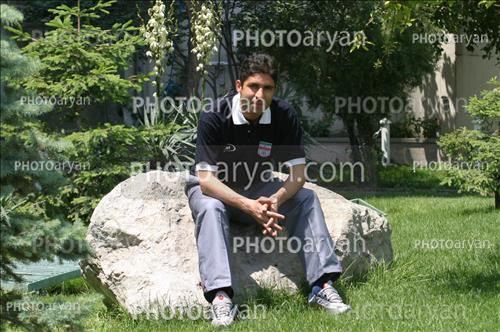 <span style='background: #33747a;box-shadow: 2px 3px 5px black;font-weight: 300;font-size: 10px;border-radius: 2px;margin: 2px;color: #fff;padding: 2px 5px;font - size: 10px;line - height: 22px; '>وحید هاشمیان</span> 