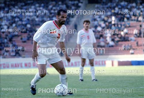 <span style='background: #33747a;box-shadow: 2px 3px 5px black;font-weight: 300;font-size: 10px;border-radius: 2px;margin: 2px;color: #fff;padding: 2px 5px;font - size: 10px;line - height: 22px; '>سید مهدی ابطحی</span> 