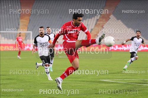 <span style='background: #33747a;font-weight: 300;font-size: 10px;box-shadow: 2px 3px 5px black;border-radius: 2px;margin: 2px;color: #fff;padding: 2px 5px;font - size: 10px;line - height: 22px; '>سیامک نعمتی</span> 