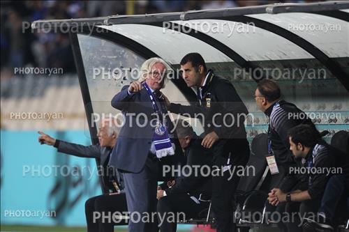 <span style='background: #33747a;box-shadow: 2px 3px 5px black;font-weight: 300;font-size: 10px;border-radius: 2px;margin: 2px;color: #fff;padding: 2px 5px;font - size: 10px;line - height: 22px; '>وینفرد شفر</span> 