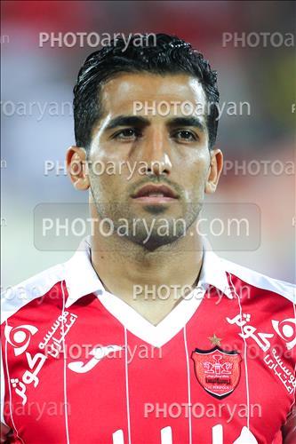 <span style='background: #33747a;font-weight: 300;font-size: 10px;box-shadow: 2px 3px 5px black;border-radius: 2px;margin: 2px;color: #fff;padding: 2px 5px;font - size: 10px;line - height: 22px; '>وحید امیری</span> 