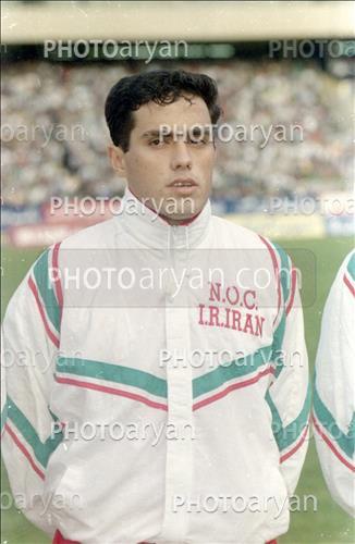 <span style='background: #33747a;font-weight: 300;font-size: 10px;box-shadow: 2px 3px 5px black;border-radius: 2px;margin: 2px;color: #fff;padding: 2px 5px;font - size: 10px;line - height: 22px; '>علی چینی</span> 