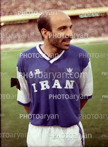 <span style='background: #33747a;font-weight: 300;font-size: 10px;box-shadow: 2px 3px 5px black;border-radius: 2px;margin: 2px;color: #fff;padding: 2px 5px;font - size: 10px;line - height: 22px; '>عبدالعلی چنگیز</span> 