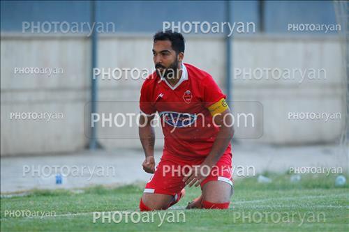 <span style='background: #33747a;font-weight: 300;font-size: 10px;box-shadow: 2px 3px 5px black;border-radius: 2px;margin: 2px;color: #fff;padding: 2px 5px;font - size: 10px;line - height: 22px; '>رامین عباسی</span> 